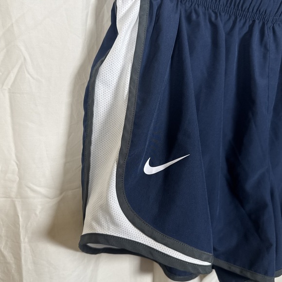 Dallas Cowboys NFL Woman's  Nike dry fit athletic Dri Fit  shorts size 1X - Picture 5 of 9